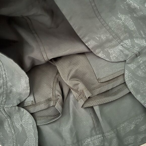 Orvis Camo Embossed Travel Skort with Inner Shorts Size M - Picture 4 of 7